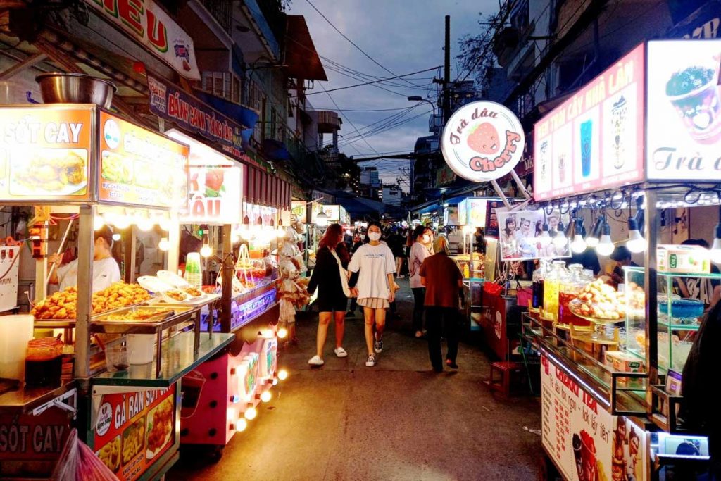 famous markets in ho chi minh