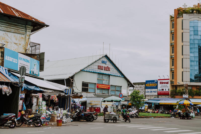 famous markets in ho chi minh