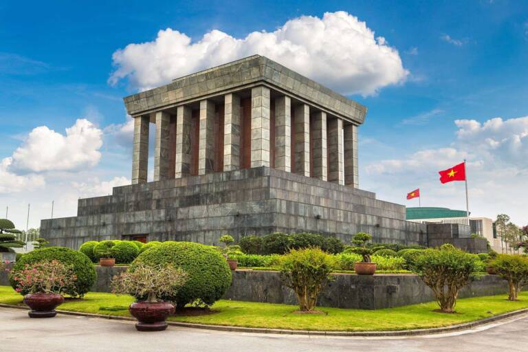 ho-chi-minh-mausoleum1662726979
