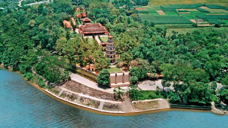 thien-mu-pagoda-in-hue-8-1