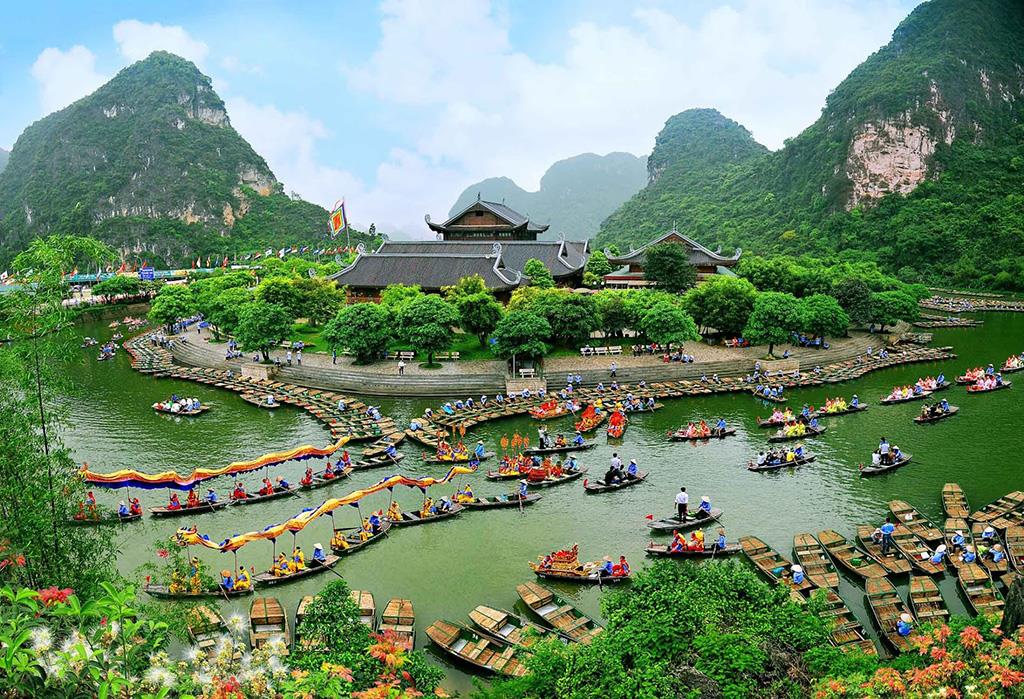 Ninh Binh, Von Ninh Binh zur Halong-Bucht, Reisetipps, Hoa Lu, die antike Hauptstadt, Aktivitäten in Ninh Binh