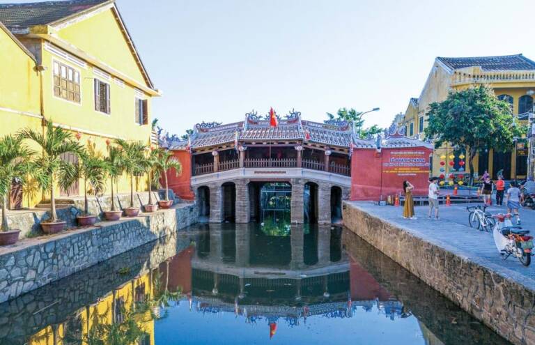 japanese-bridge-in-hoi-an-2