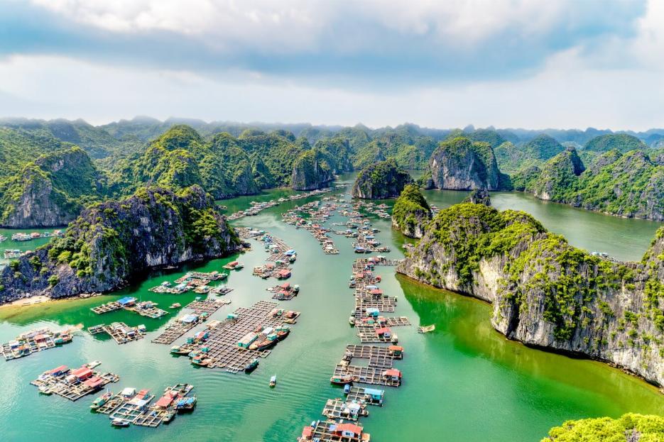 Lan Ha Bucht Vietnam, Cat Ba Vietnam, Cat Ba Reise, schwimmendes Dorf Cai Beo