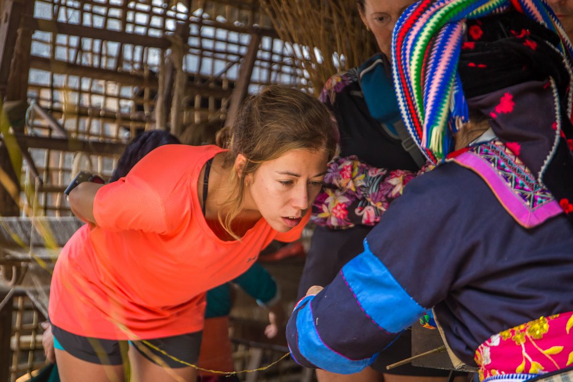 Leinenweben gilt als Kriterium für das Talent, den Einfallsreichtum und die harte Arbeit einer Hmong-Frau