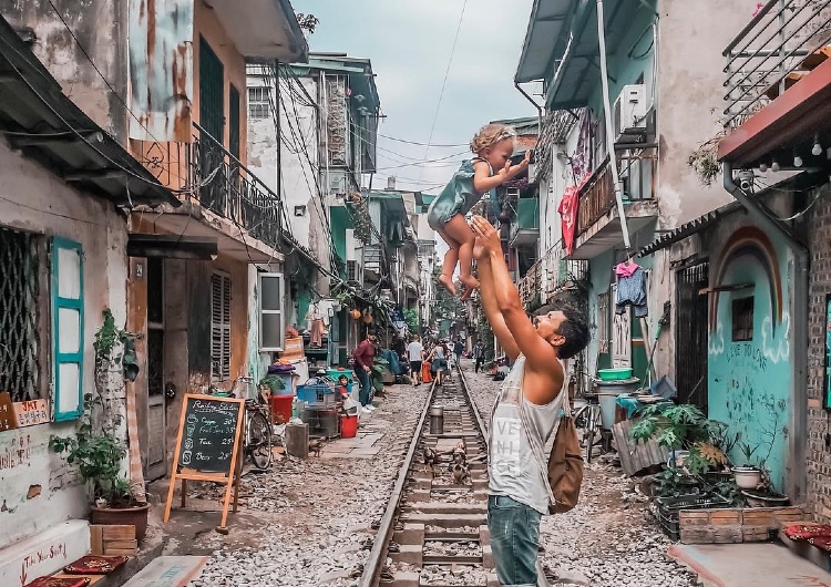Hanois Train Street – schwer zu finden, aber definitiv lohnenswert! Beste Reisezeit für Hanoi, Vietnam